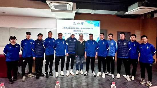 英雄联盟12经典回顾，重温电竞激情