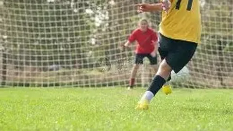 芝加哥公牛训练日精彩纷呈，球员状态回升获掌声；意甲赛事临近，心理调整成关键；NBA交易动态更新