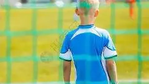 《曼联五年引援风云榜揭晓：C罗稳坐四强，桑乔、安东尼引援争议居末》